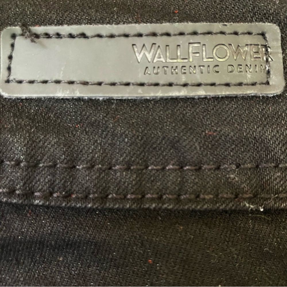 Wallflower Distressed Skinny Jeans Black Denim - Picture 6 of 10